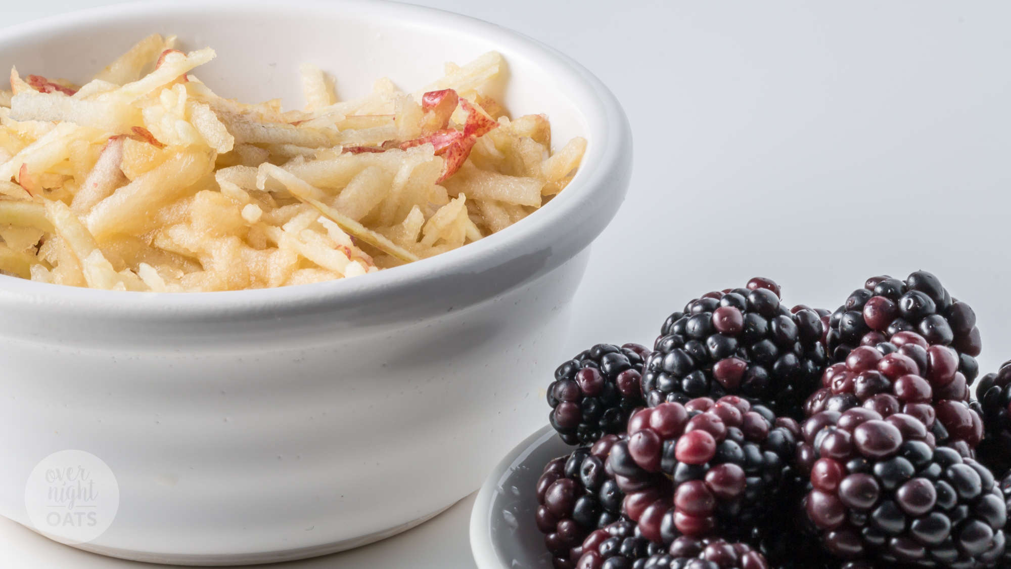 apple and blackberry overnight oats